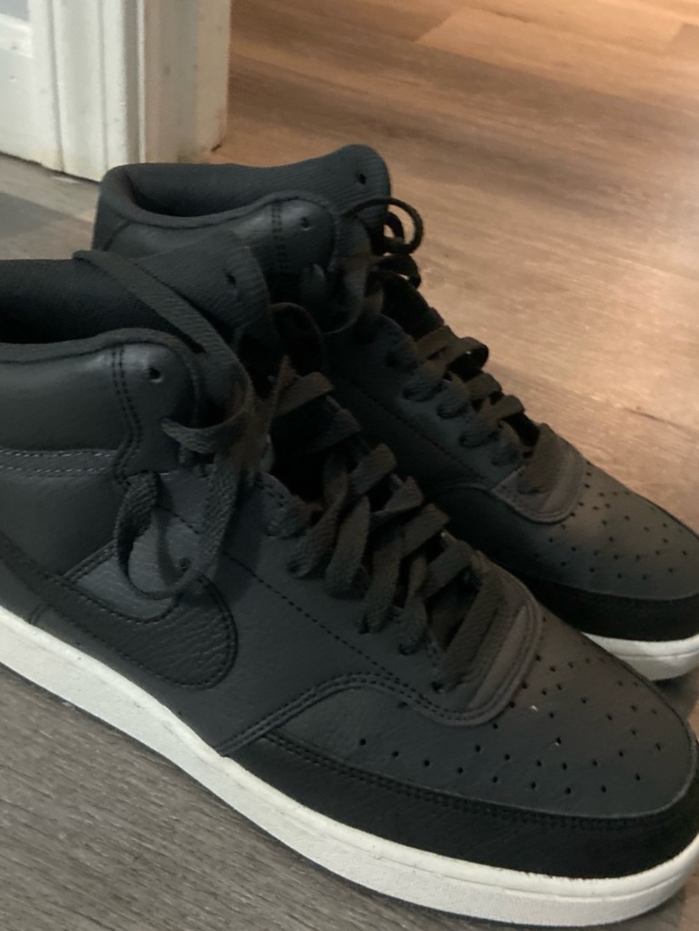 Nike Men’s Black High-Top Sneakers with White Midsole